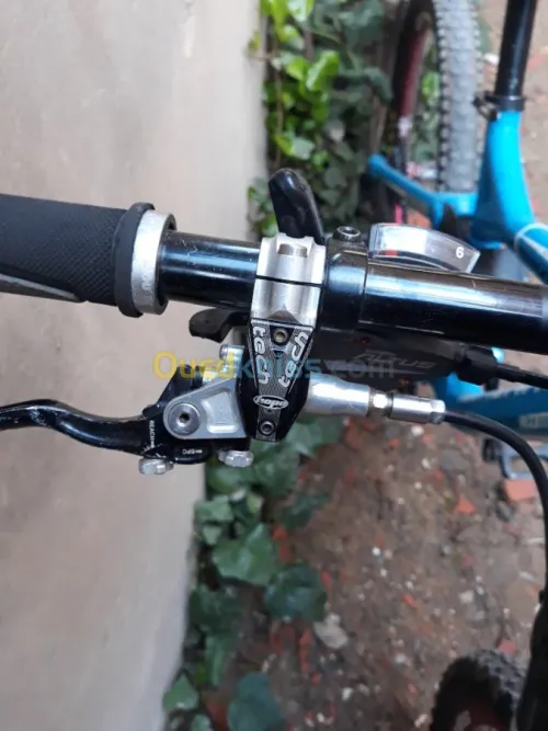 Velo dh commencal supreme
