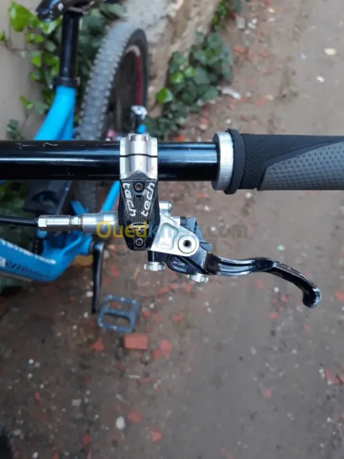 Velo dh commencal supreme