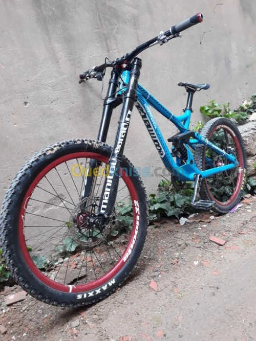 Velo dh commencal supreme