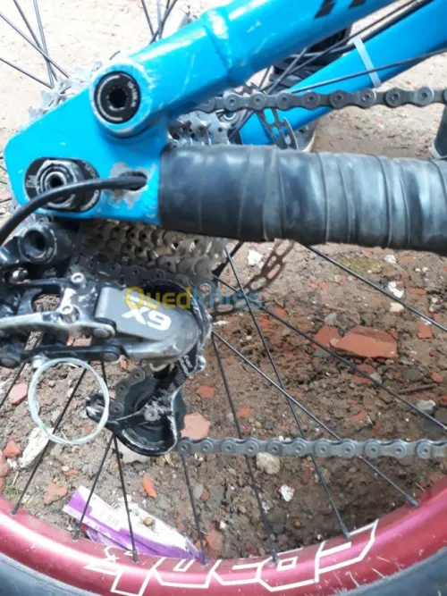 Velo dh commencal supreme