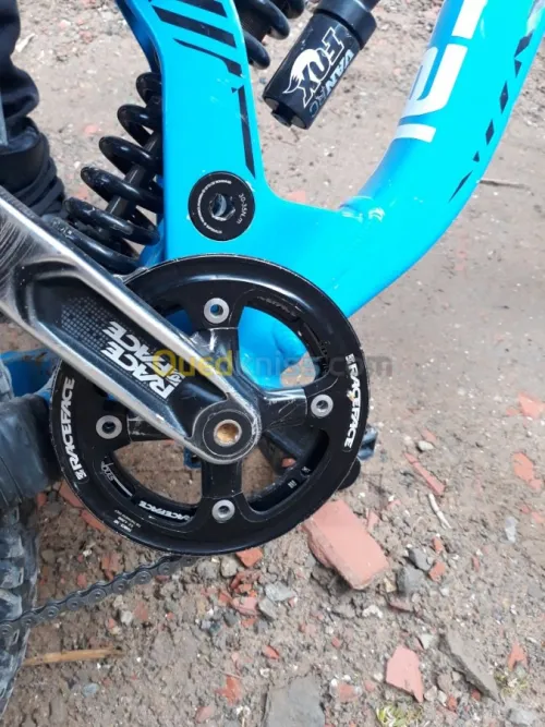Velo dh commencal supreme