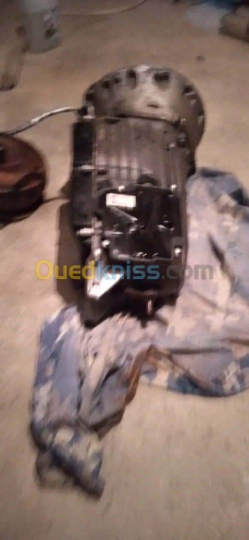 BOITE AUTO MERCEDES 250 