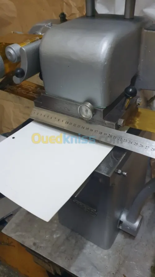 Machine  dorure a chaud et gaufrage 