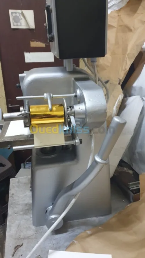 Machine  dorure a chaud et gaufrage 