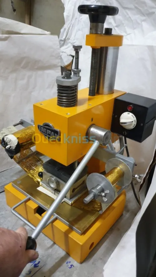 Machine  dorure a chaud et gaufrage 