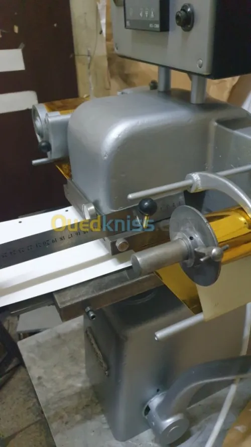 Machine  dorure a chaud et gaufrage 