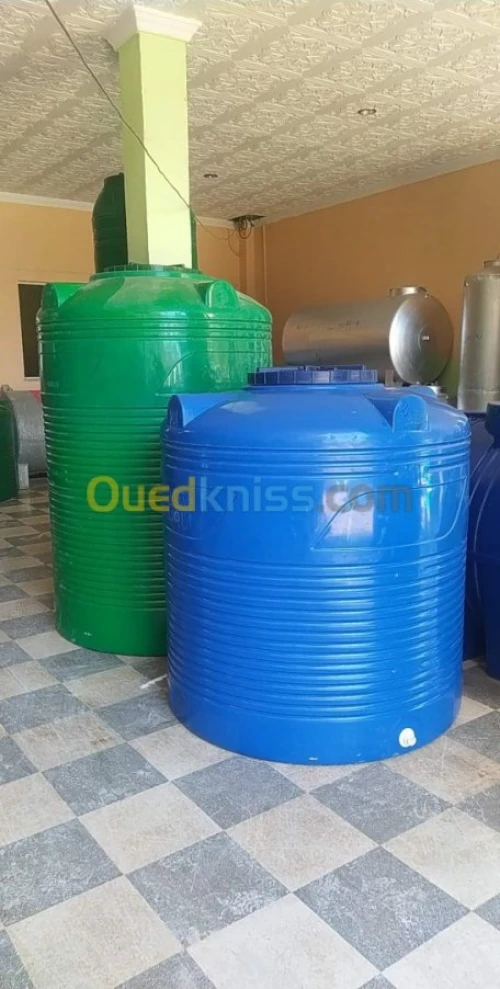 Citerne d'eau plastique 