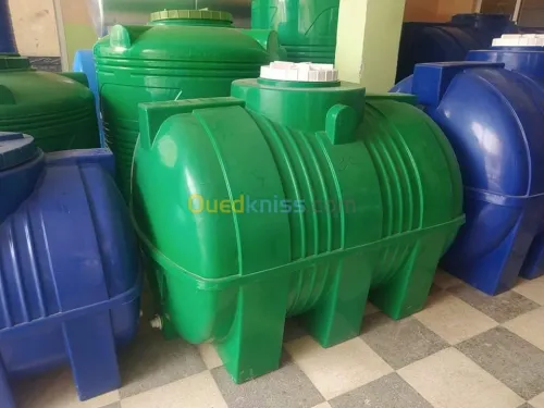Citerne d'eau plastique 