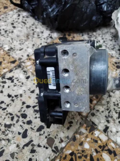 قطع غيار سيارة نيسان ميكرا k13