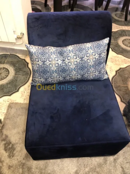 Un salon bleu roi 9 places 