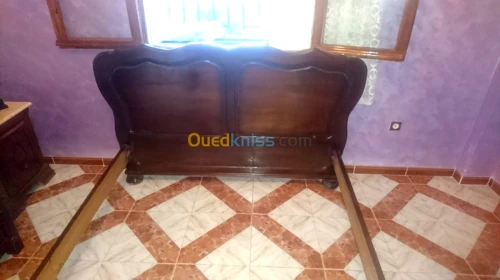 cadre de lit (02 pl) + 02 tables-nuit