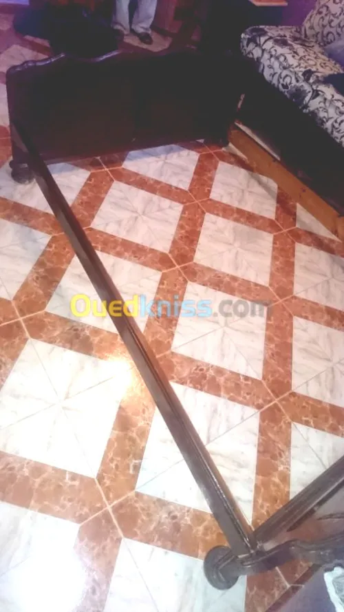 cadre de lit (02 pl) + 02 tables-nuit