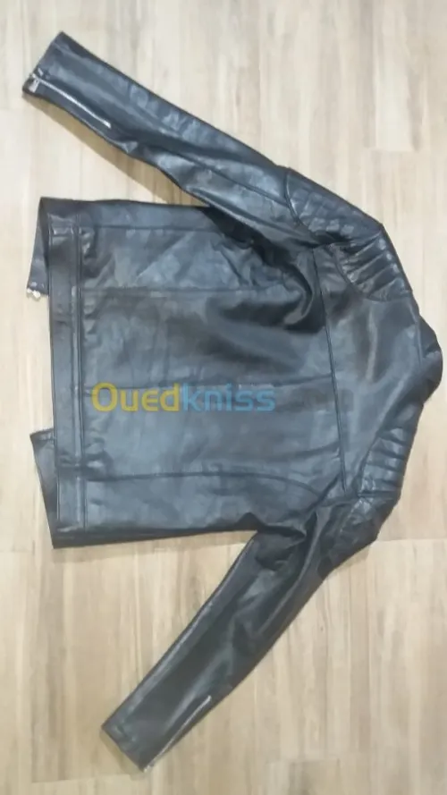 vest cuir veritable tout neuf