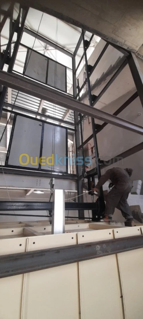 Fabrication des monte-charge hydraulique 