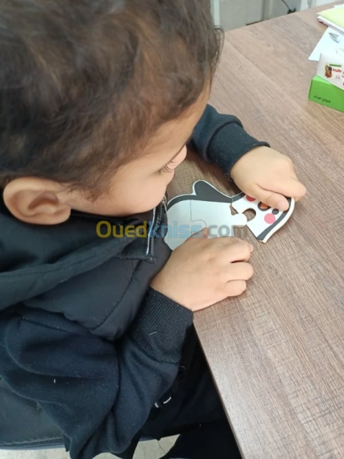 مختصة ارطوفونية و نفسانية