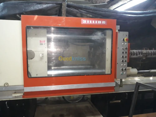 Machine injection plastique 