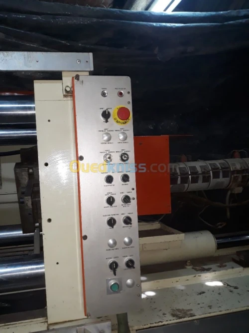 Machine injection plastique 