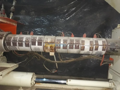 Machine injection plastique 