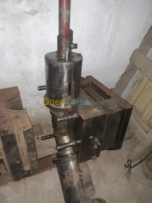 Machine injection plastique 