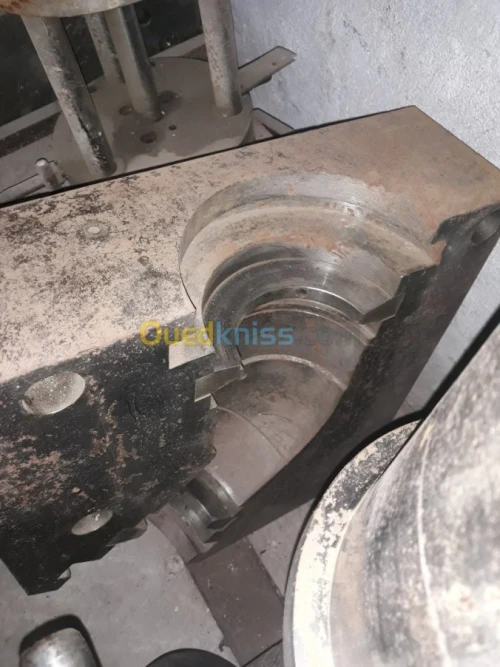 Machine injection plastique 