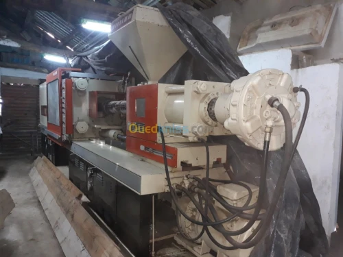 Machine injection plastique 
