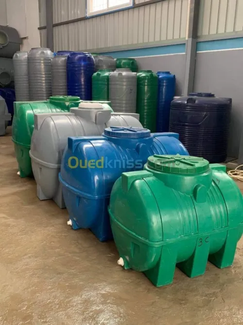 Citerne d'eau en plastique