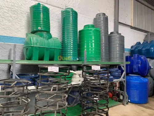 Citerne d'eau en plastique