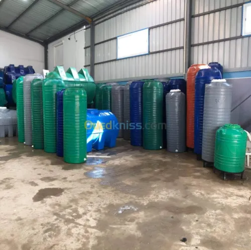 Citerne d'eau en plastique