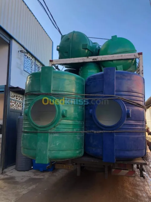 Citerne d'eau en plastique