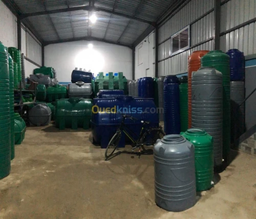 Citerne d'eau en plastique