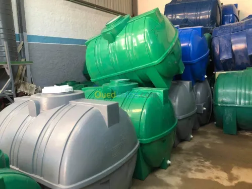 Citerne d'eau en plastique