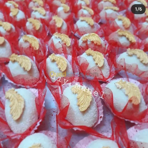 Gâteaux et Sucre coloré 