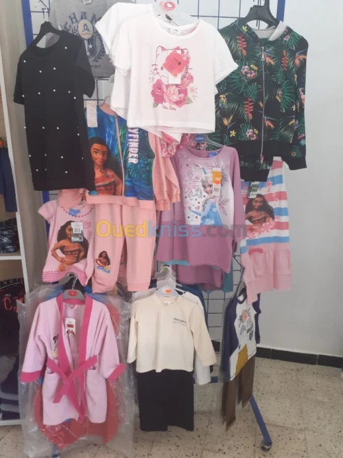 Lot de vêtements enfants