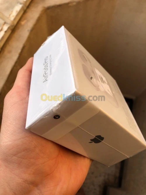 AirPods Pro wireless  Bluetooth 