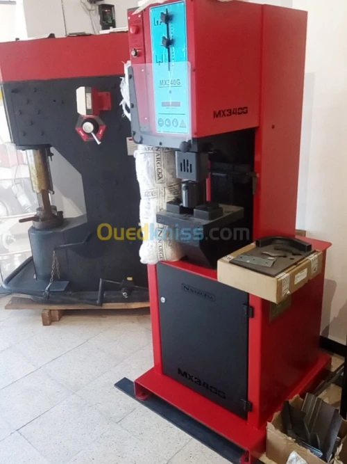Poinçonneuse universelle MX340G