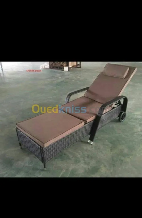 CHAISE LONGUE EN OSIER AVEC ROULETTE IMPORTATION MALAISIE 