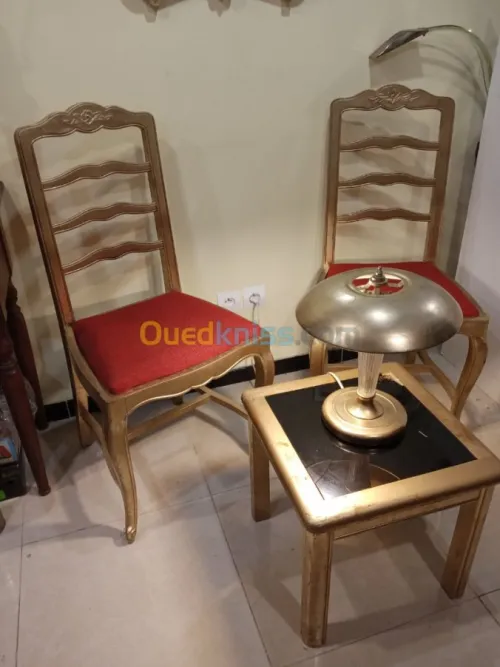 Tête à tête doré + table basse chaise 