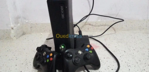 Xbox 360 Slime flaché + 30 jeux