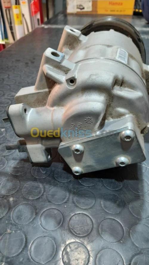 COMPRESSEUR CLIM VALEO RENAULT