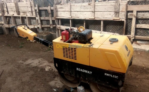 كراء compacteur a main 