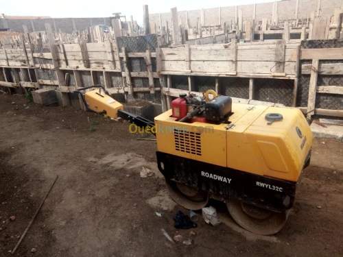كراء compacteur a main 