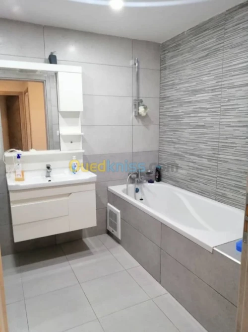 Location Appartement F4 Alger Hydra