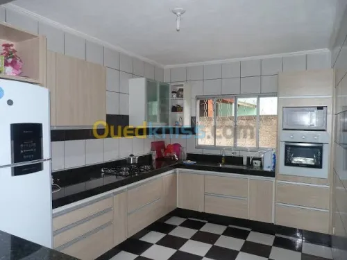 Fabrication.. Cuisine équipée, dressin