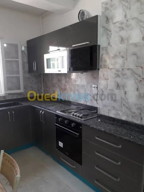 Fabrication.. Cuisine équipée, dressin