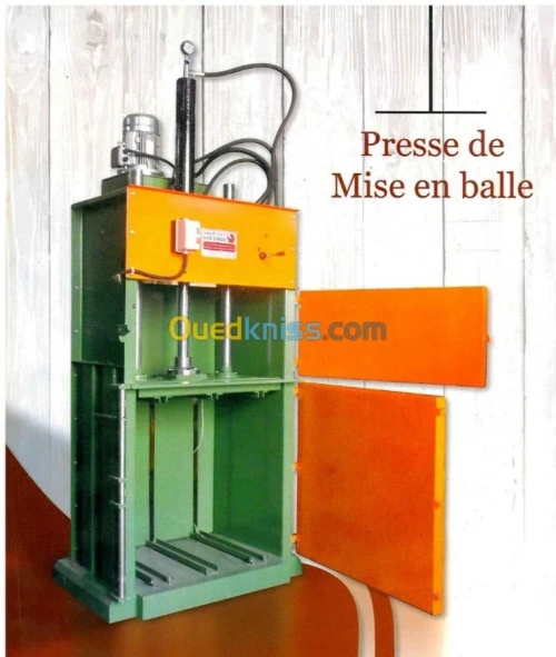 Presse  hydraulique de mise en balle
