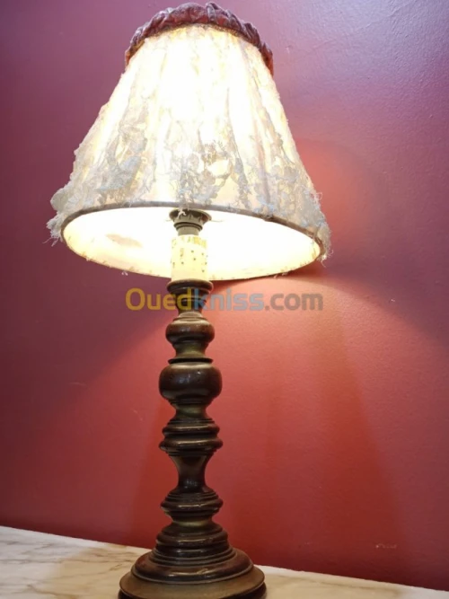 Lampe bois avec chapeau 