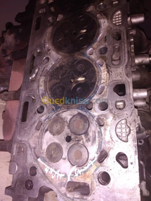Culasse group et moteur