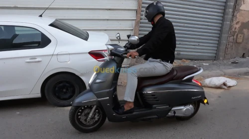 Django Peugeot