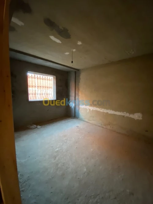 Vente Appartement F6 Tiaret Frenda