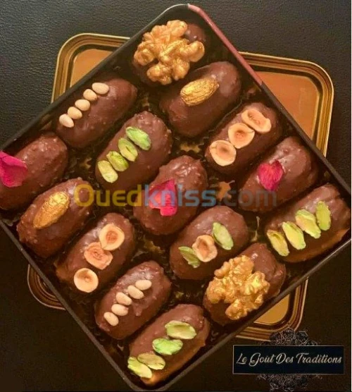 Dattes  fourrées et enrobées .